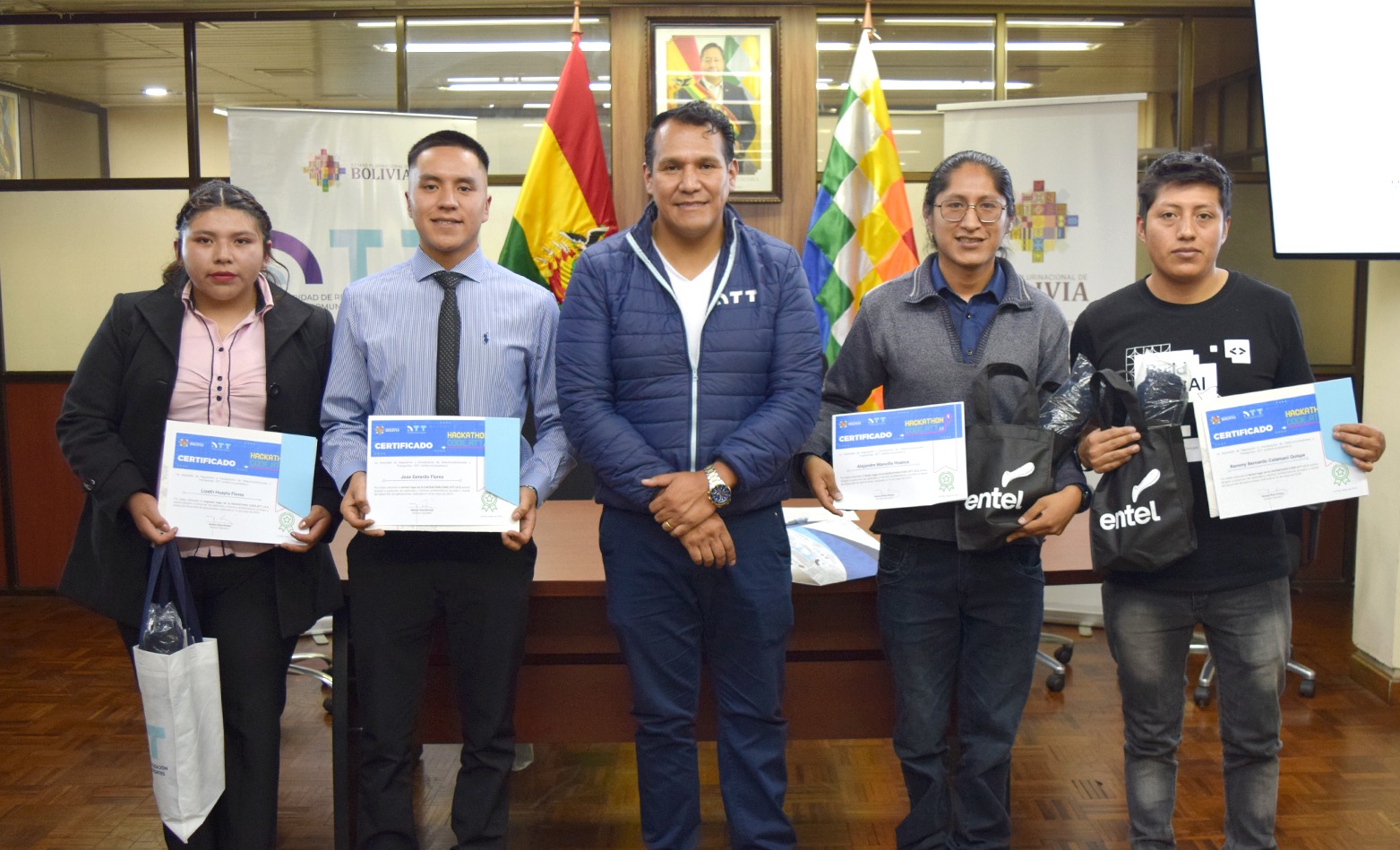 Aplicaciones para educación, servicio al cliente y seguridad en línea ganan el Hackathon Code.ATT V2.0