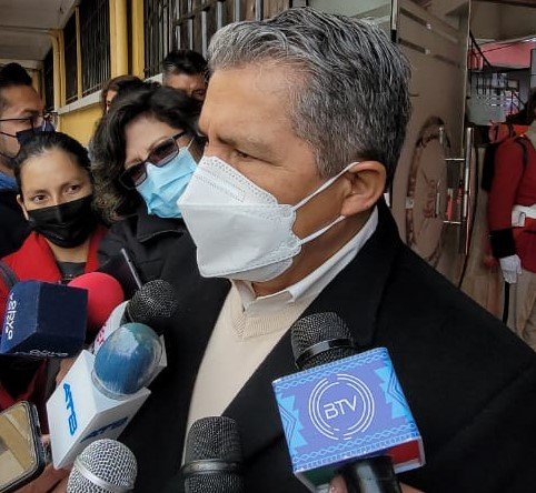 Ministro de Defensa: Kalimán está en EEUU y Orellana en Colombia 