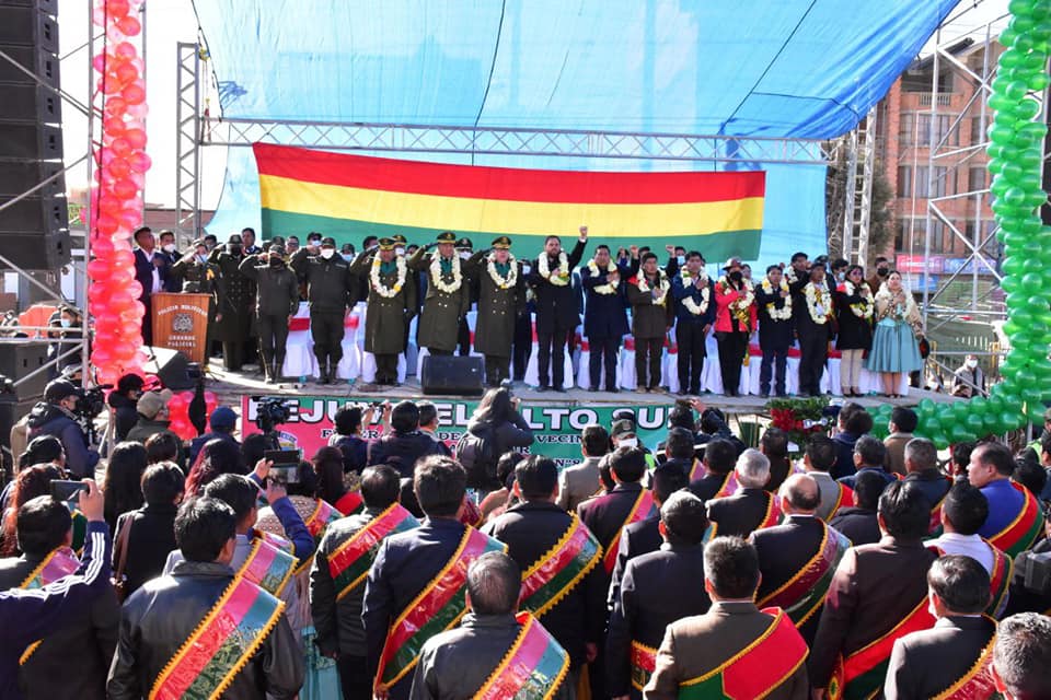Conmemoran aniversario del D-8 de El Alto y proyectan reforzar la seguridad de esa urbe con un helicóptero