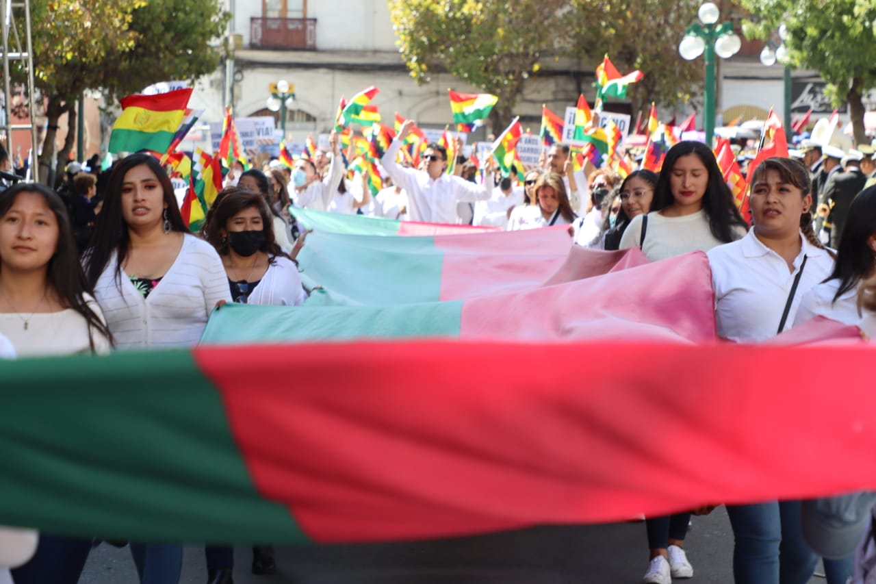 Analista afirma que la marcha por el Día del Estado Plurinacional mostró su “fuerza” frente al cabildo que parte mermado