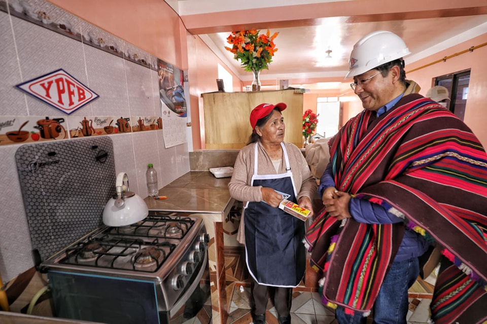 Gobierno invertirá Bs 155 millones en redes de gas y luminarias LED en Oruro