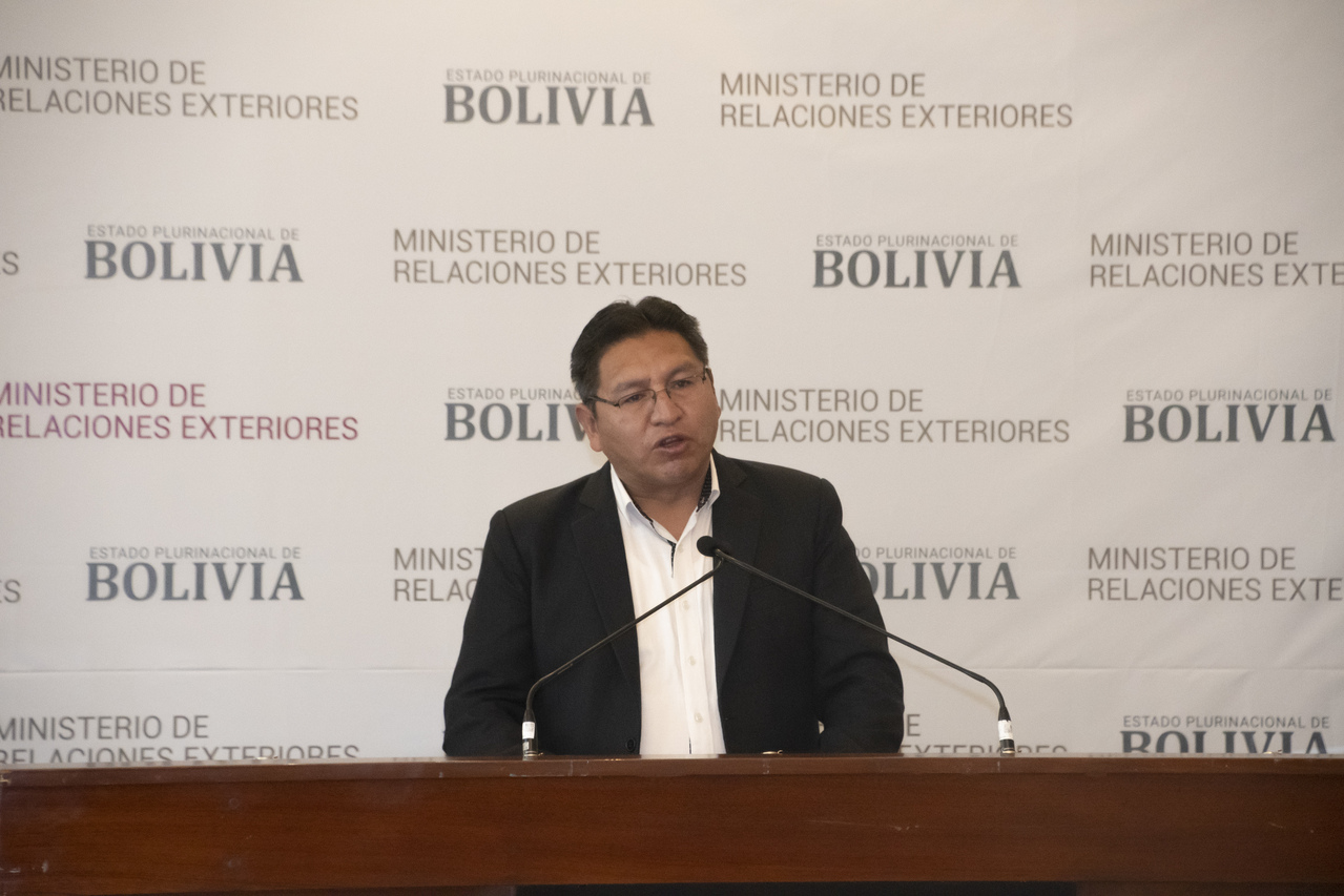 Bolivia afirma que acusación de Boluarte sobre traslado de municiones es falsa, que daña la relación y eleva protesta