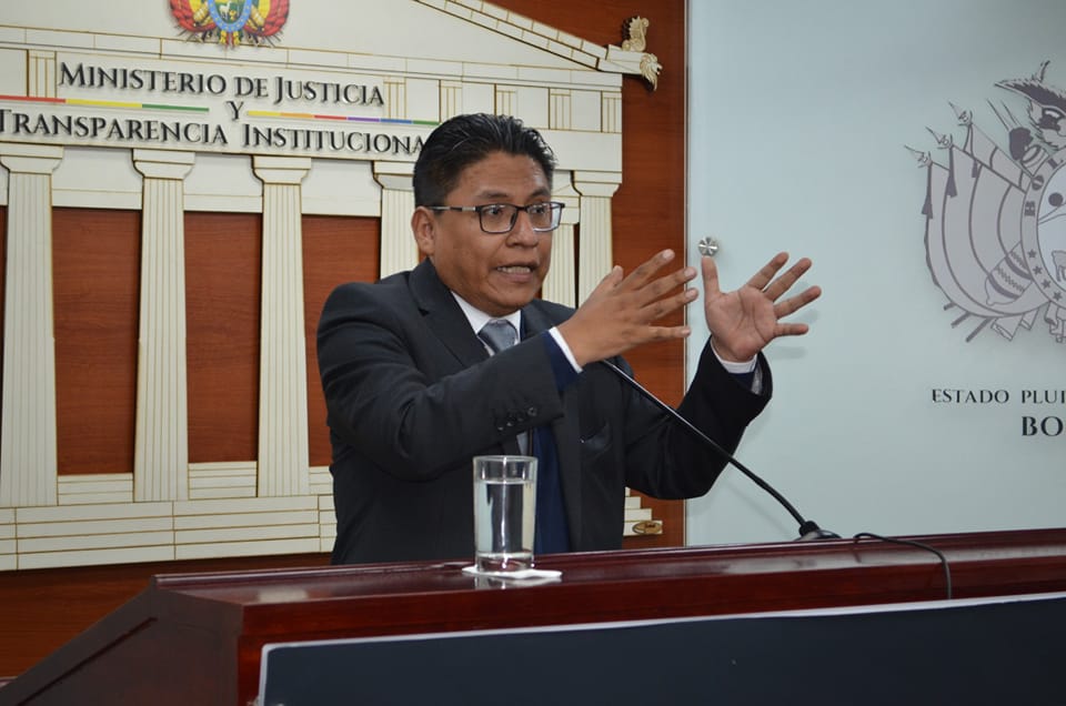 Ministro Lima advierte que el cabildo de cívicos pide amnistía a graves vulneraciones de DDHH