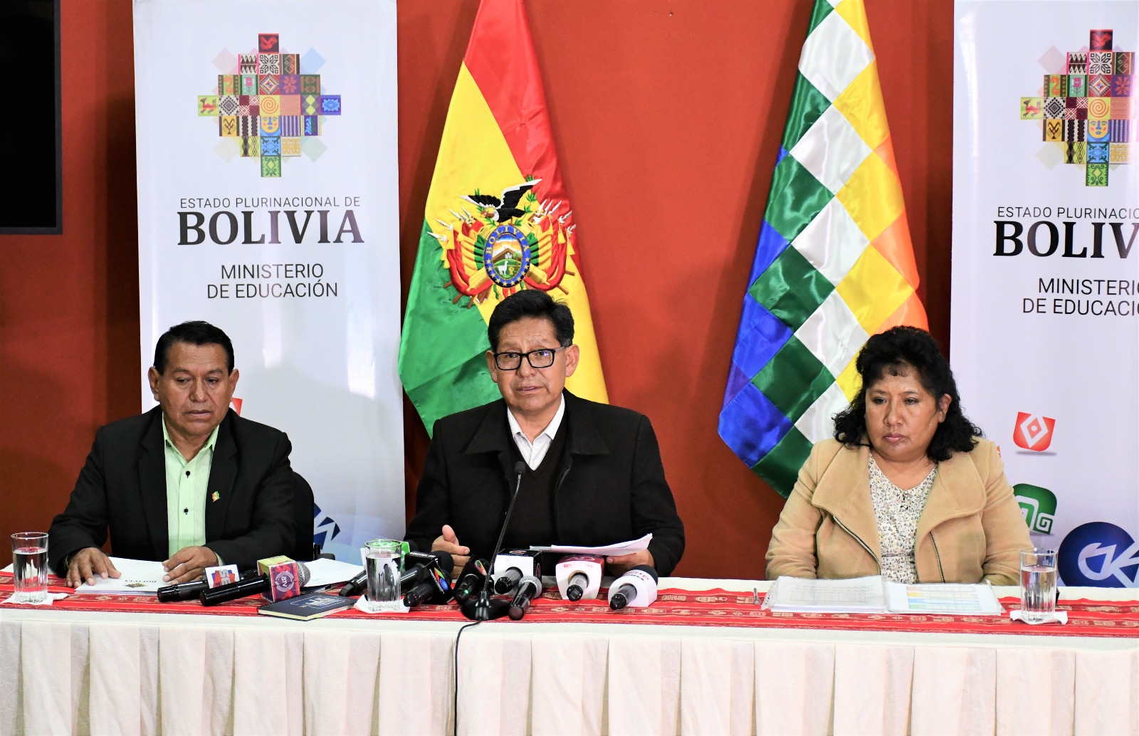 Educación rechaza amenaza de la dirigencia del magisterio de “convulsionar al país” y pide paciencia para atender pliego