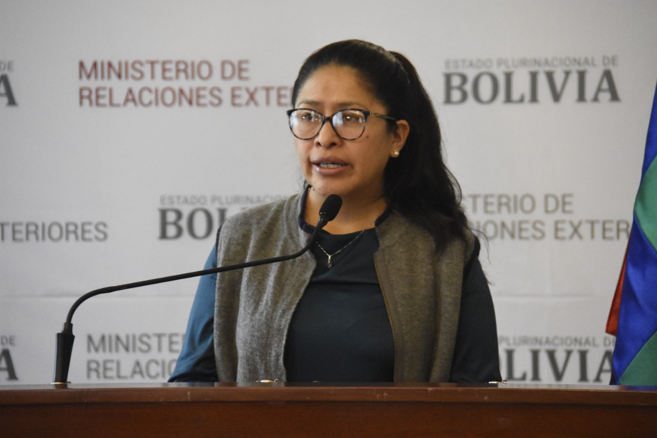 Bolivianos en el exterior realizan más de 300.000 trámites en el servicio consular 