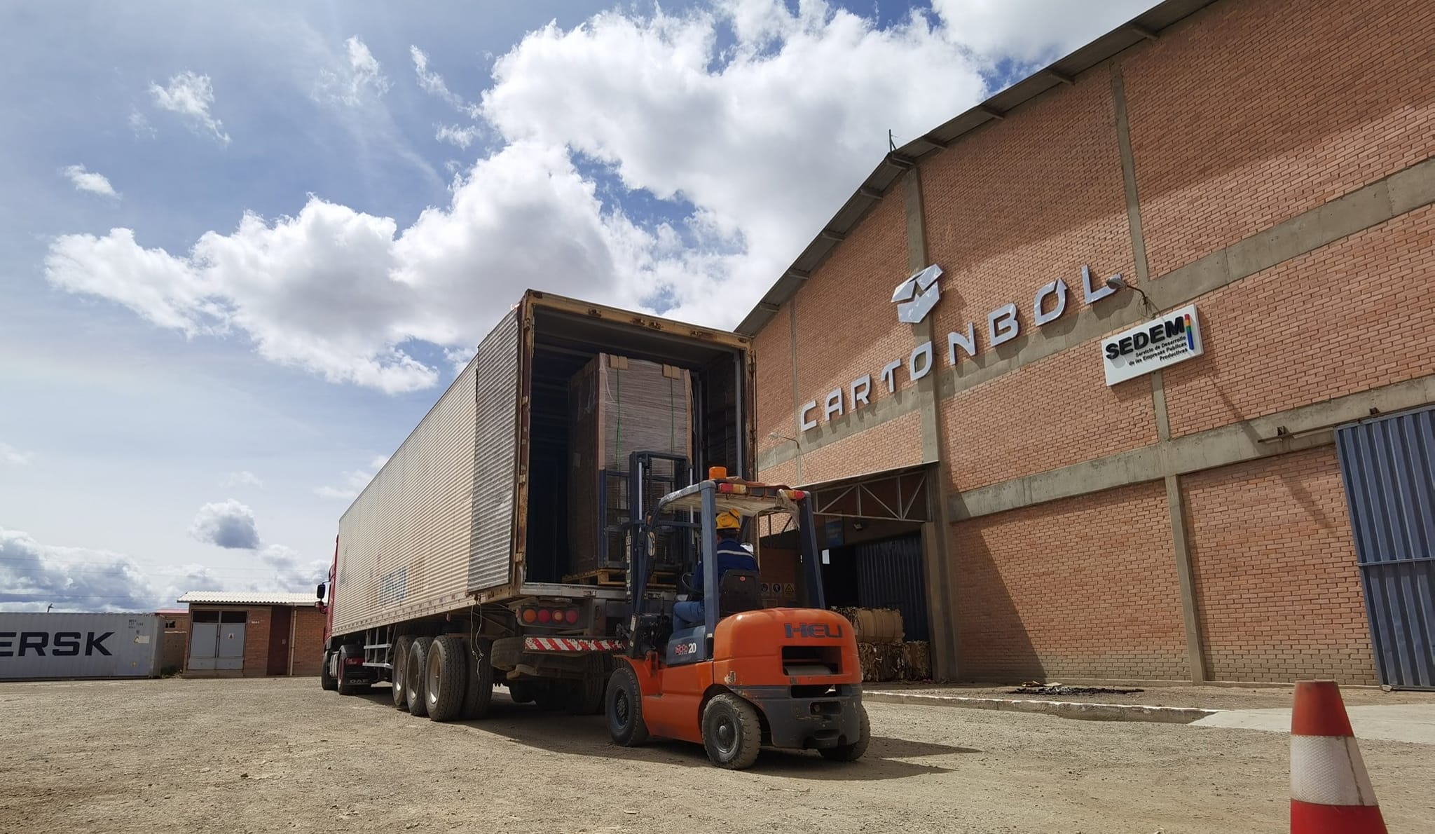 Cartonbol exporta a Chile 98.300 cajas y estima alcanzar $us 89.687 de ingresos bimestralmente