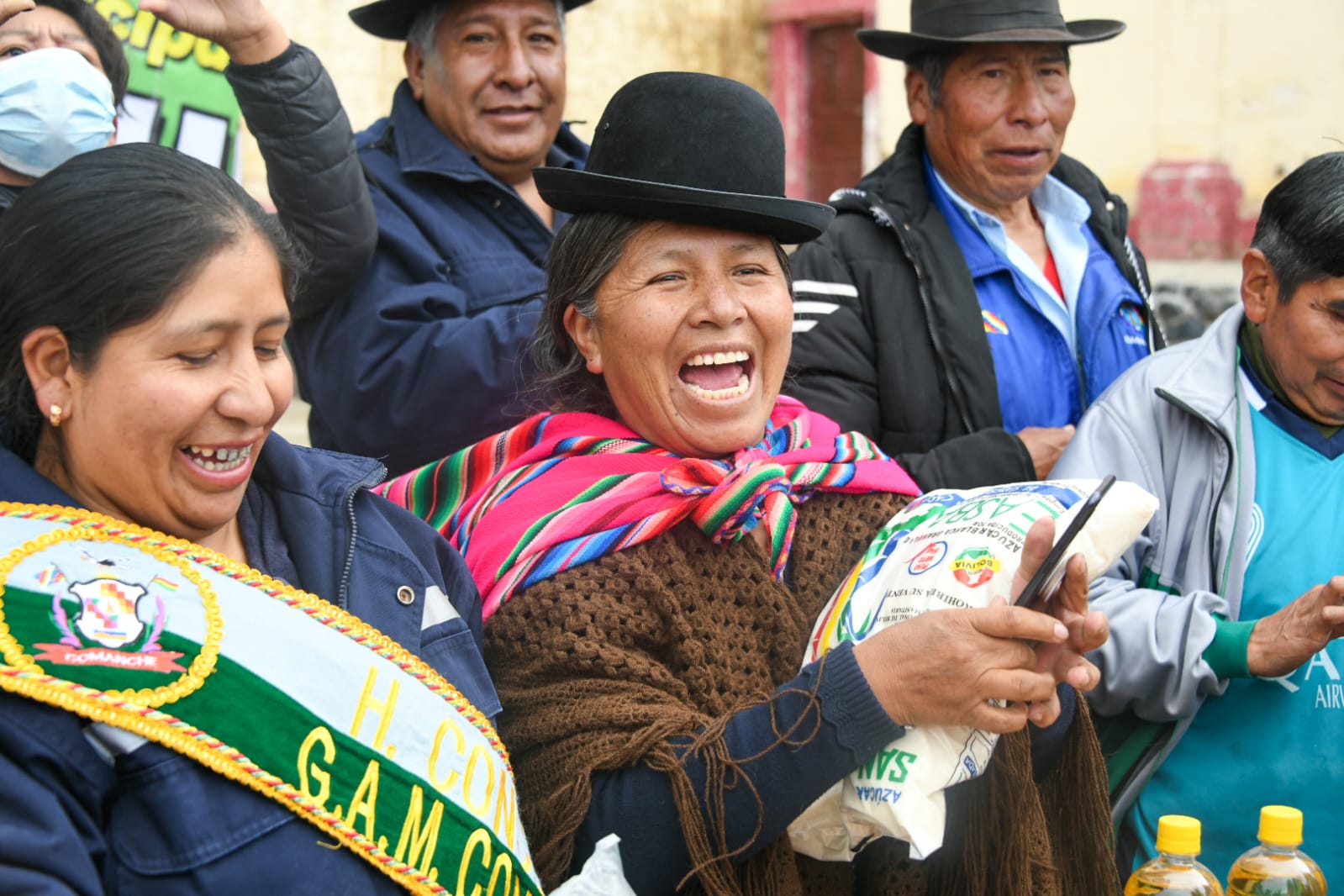 Municipios paceños afectados por eventos adversos reciben más de 27 toneladas de ayuda humanitaria