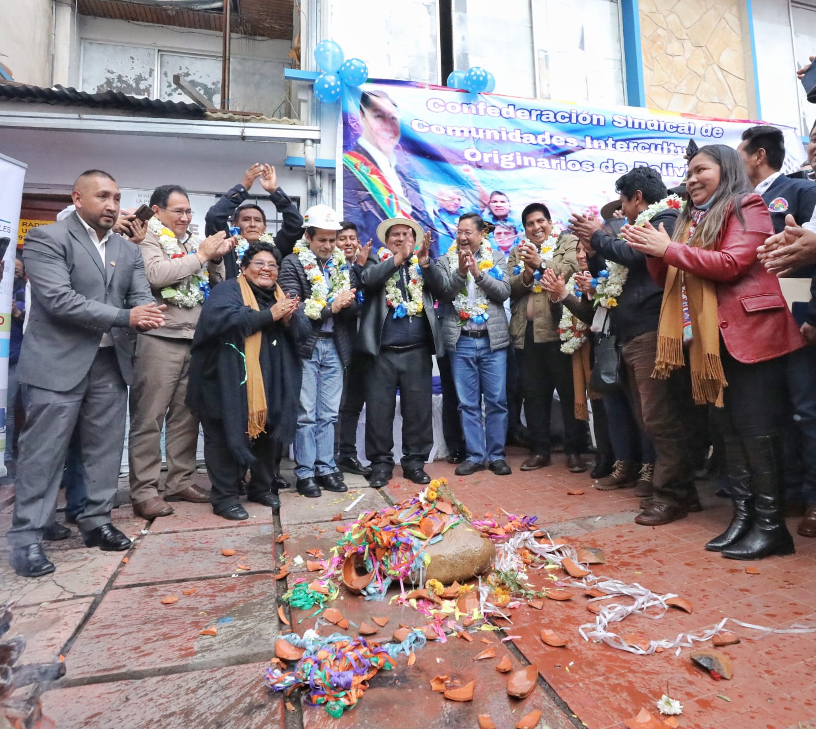 Interculturales respaldan al Gobierno, Arce asegura que llegaron al poder para cumplir sueños del pueblo