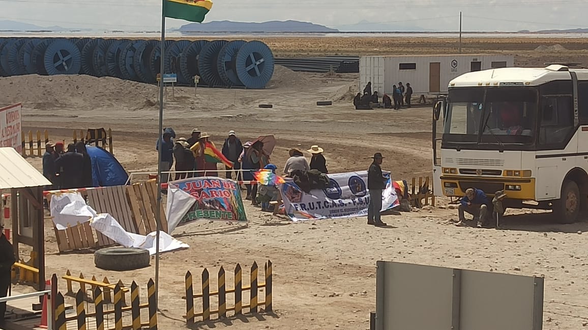 En Potosí rechazan bloqueo en puertas del Complejo Industrial de Litio y lo califican de político