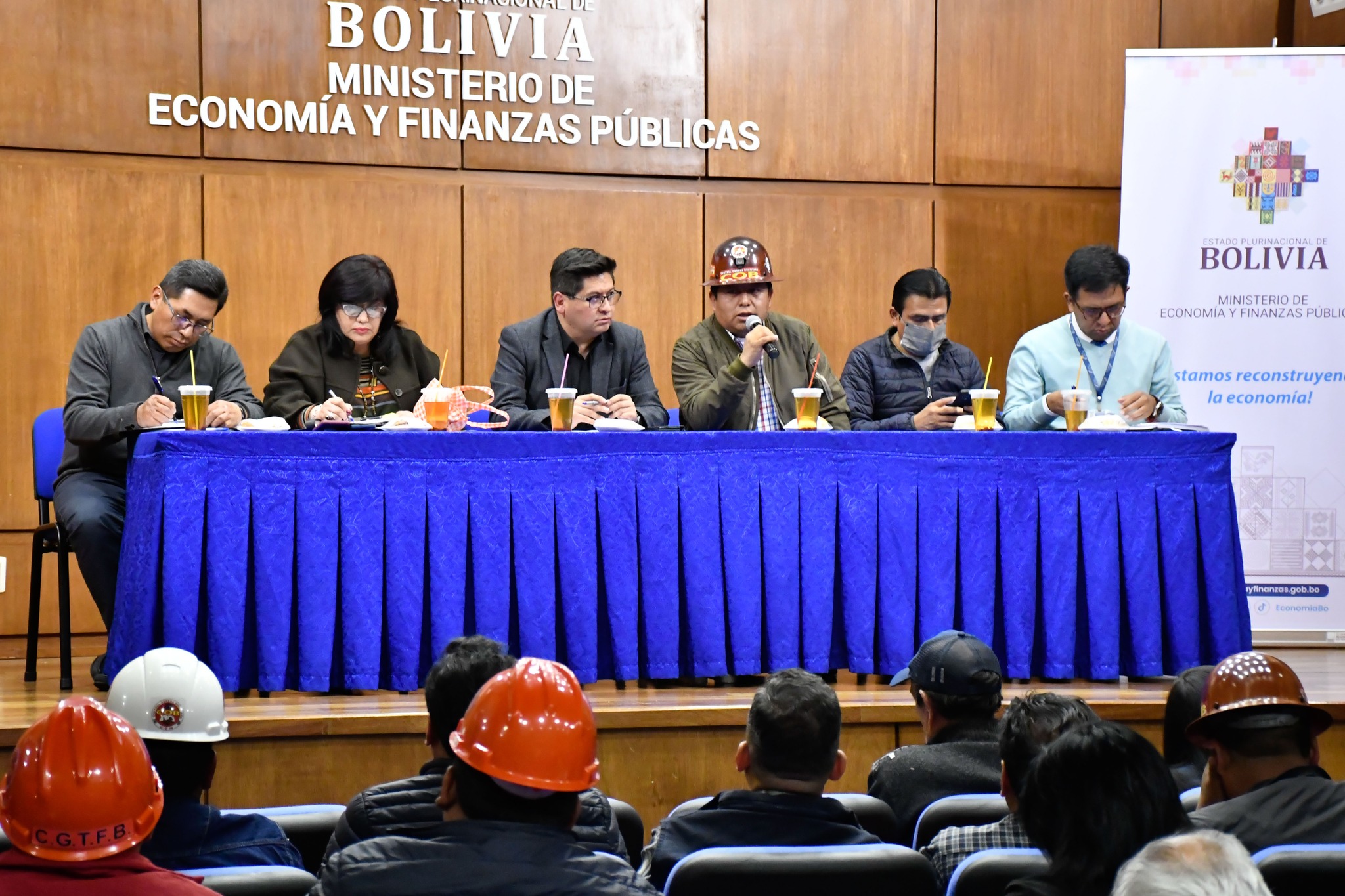 Gobierno y COB empiezan a negociar el incremento salarial, dirigencia cobista pide 10%