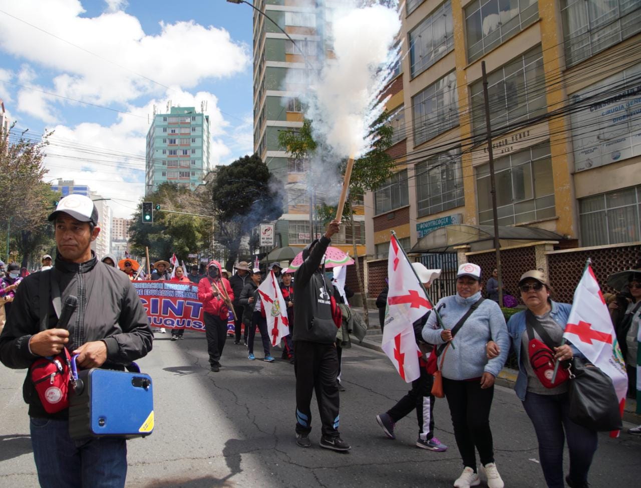 Dirigente del magisterio aprehendido con más 120 petardos es liberado con medidas sustitutivas