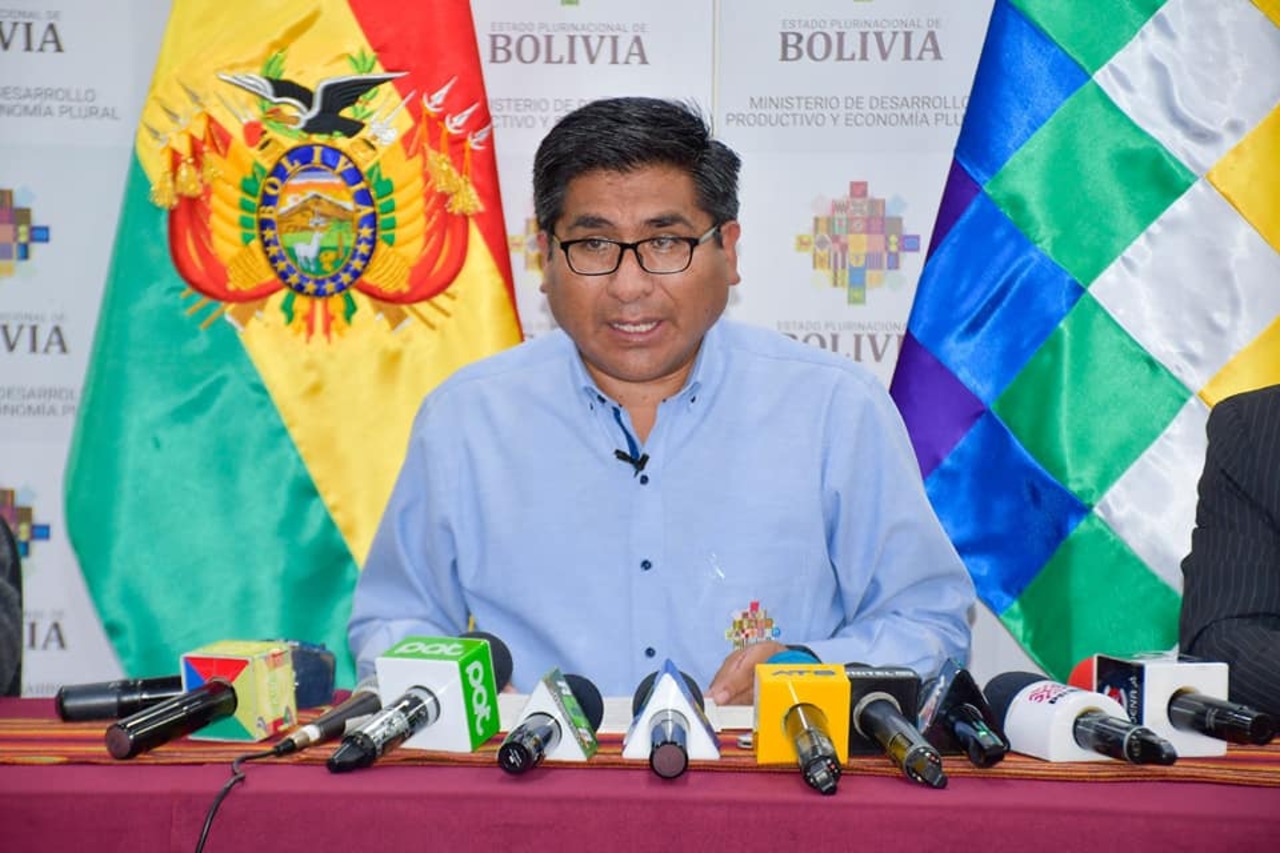 Nueva empresa Industria Boliviana Química generará 5.203 empleos y beneficiará a 1.900 unidades productivas 