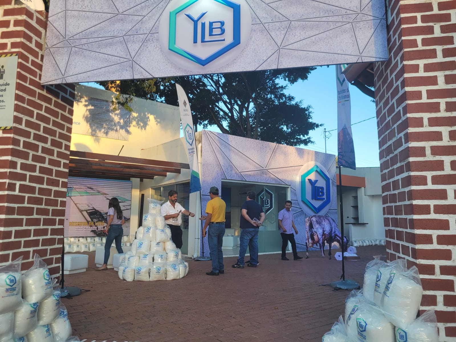 Sal industrial de alta pureza, es el nuevo producto que promociona YLB en la Agropecruz 