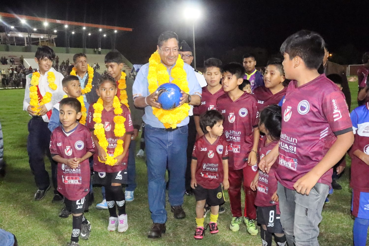 Remozan con camerinos, baños e iluminación el Campo Deportivo Tabladita 1 Distrito 13 de Tarija