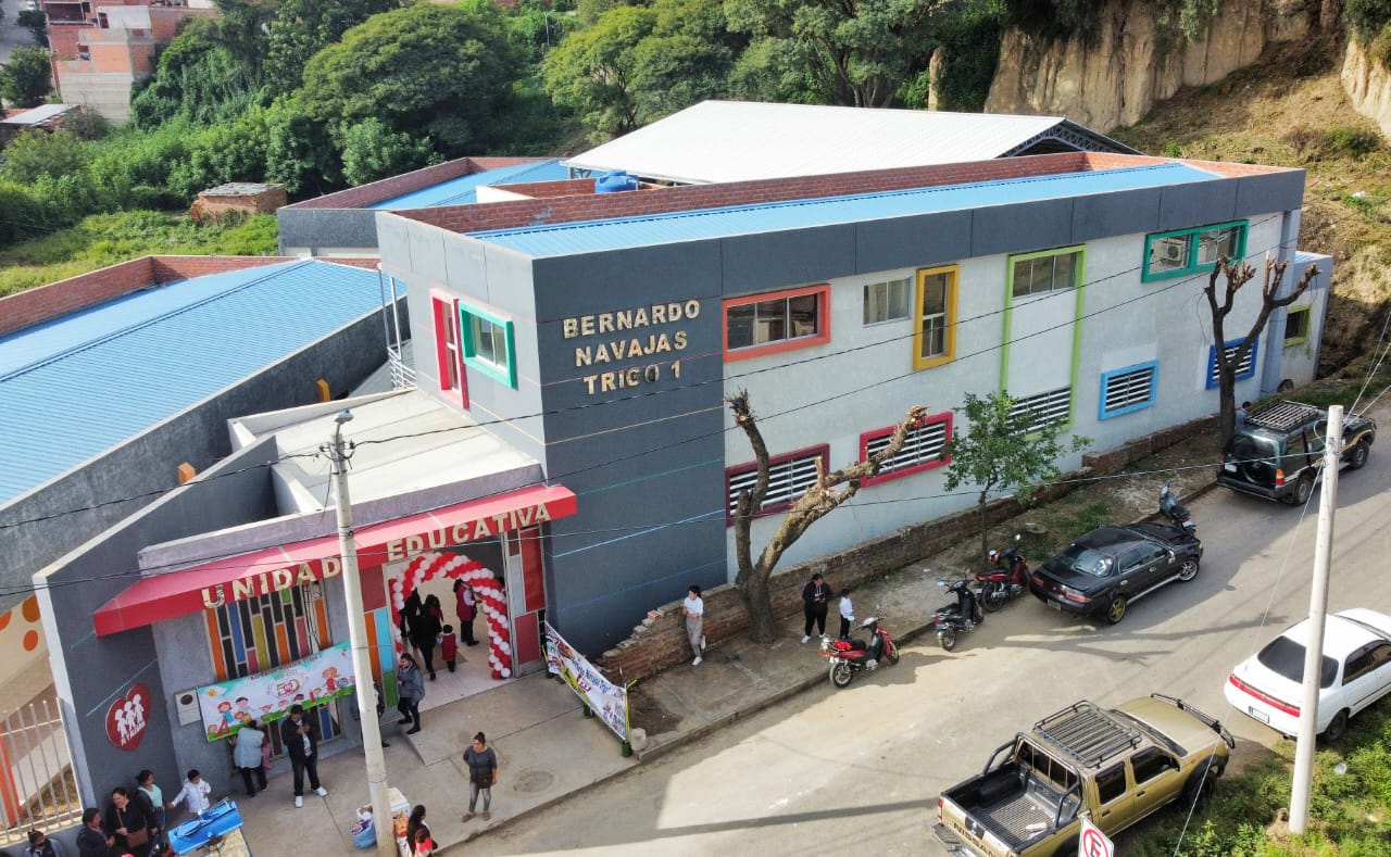 Presidente entrega la Unidad Educativa Bernardo Navajas Trigo I en Tarija