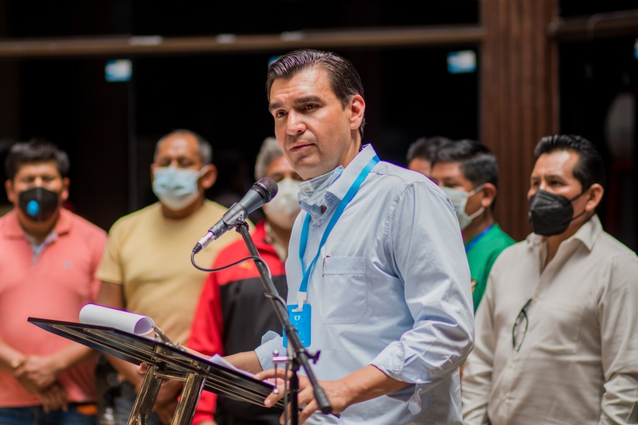 El exalcalde José María Leyes fugó del país, tiene dos órdenes de aprehensión