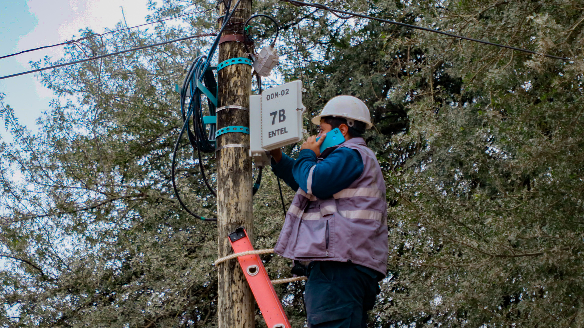 Entel amplía sus redes de Fibra Óptica Al Hogar en el municipio de Yacuiba