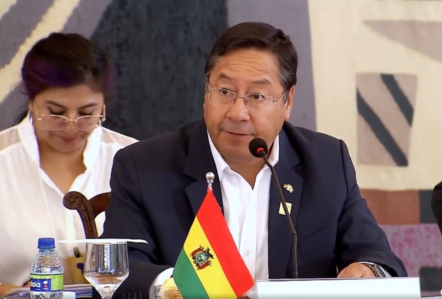 Presidente Arce denuncia en Brasil que la vigencia del orden democrático sigue amenazada por la “ultraderecha”