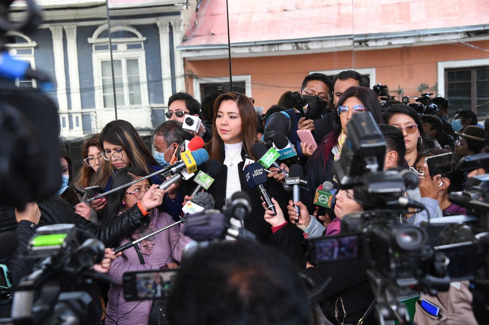 Viceministra anuncia que caso del vehículo robado en Chile está en investigación y que se actuará en el marco de la ley 