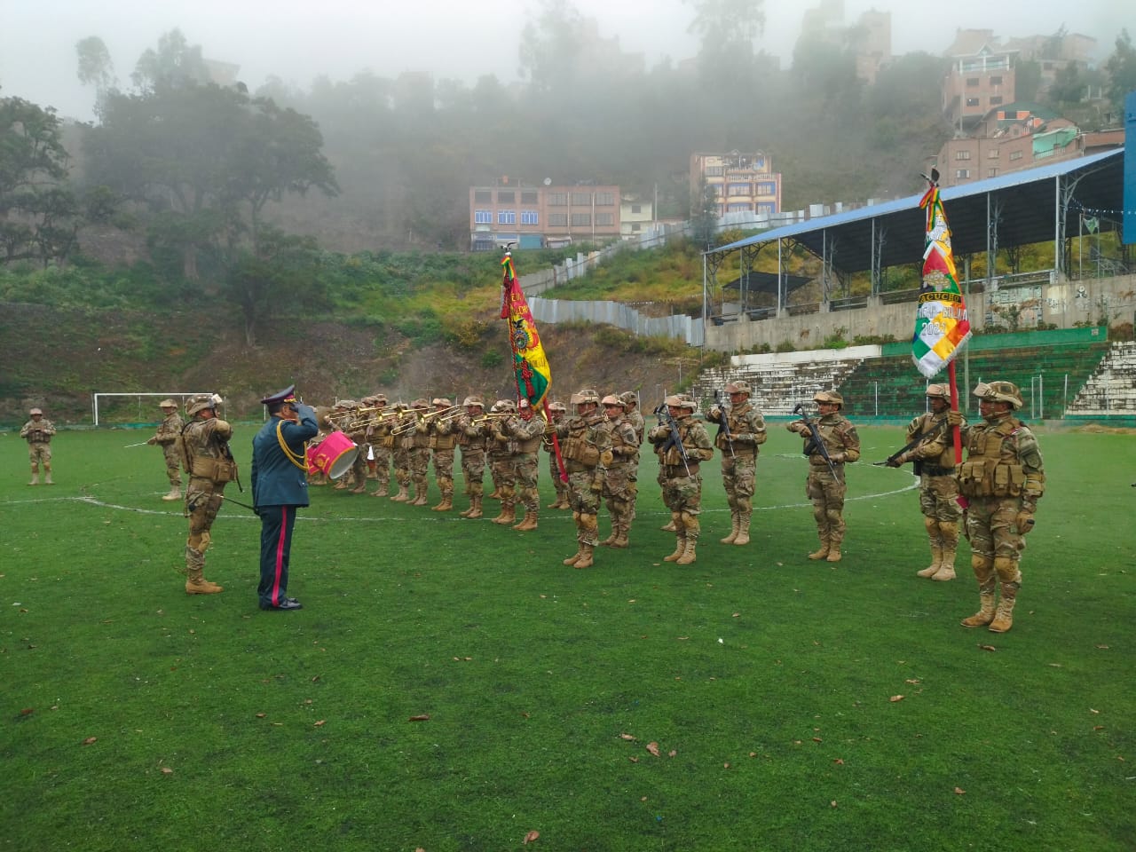 Personas con discapacidad de Achacachi y Sorata reciben libretas de Servicio Militar
