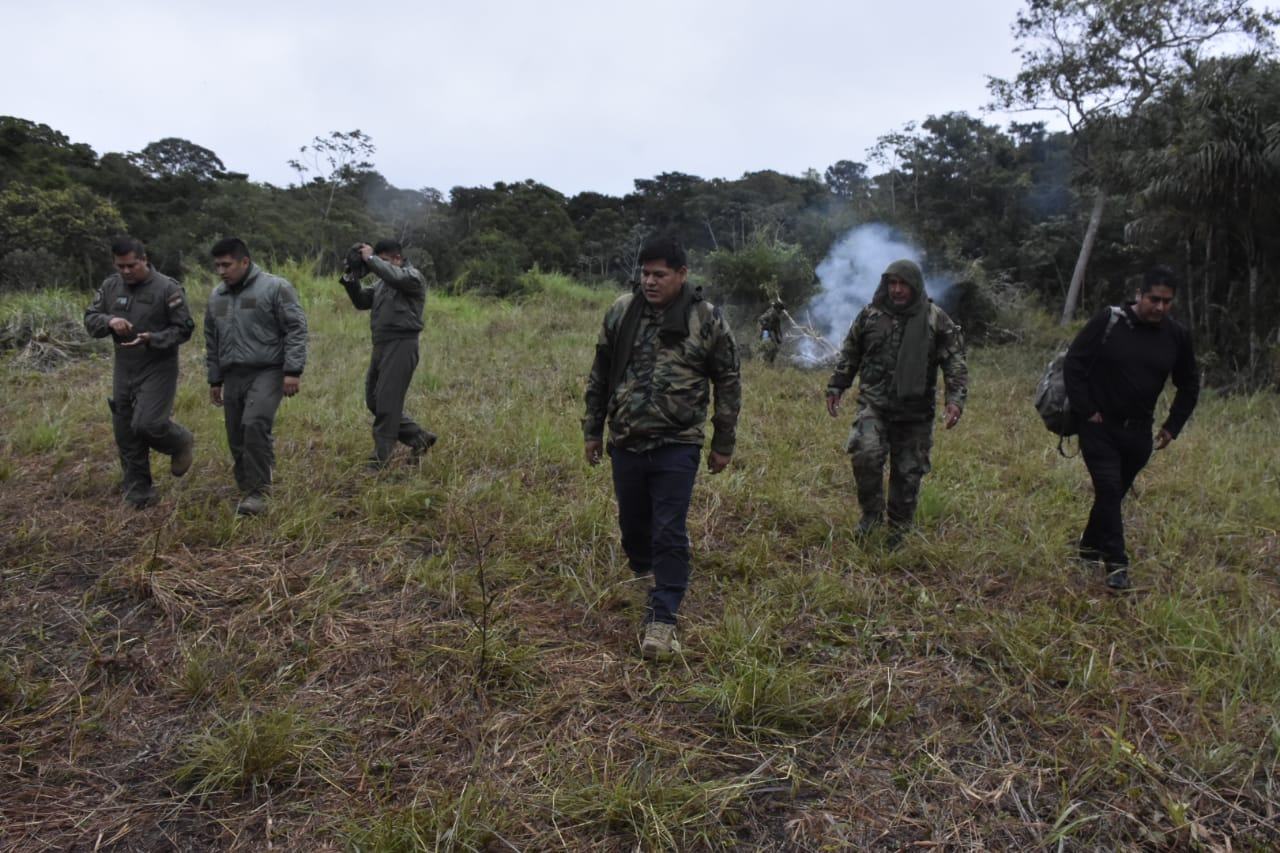 Policía destruye mega laboratorio en Santa Cruz que producía a diario 100 a 150 kilos de cocaína