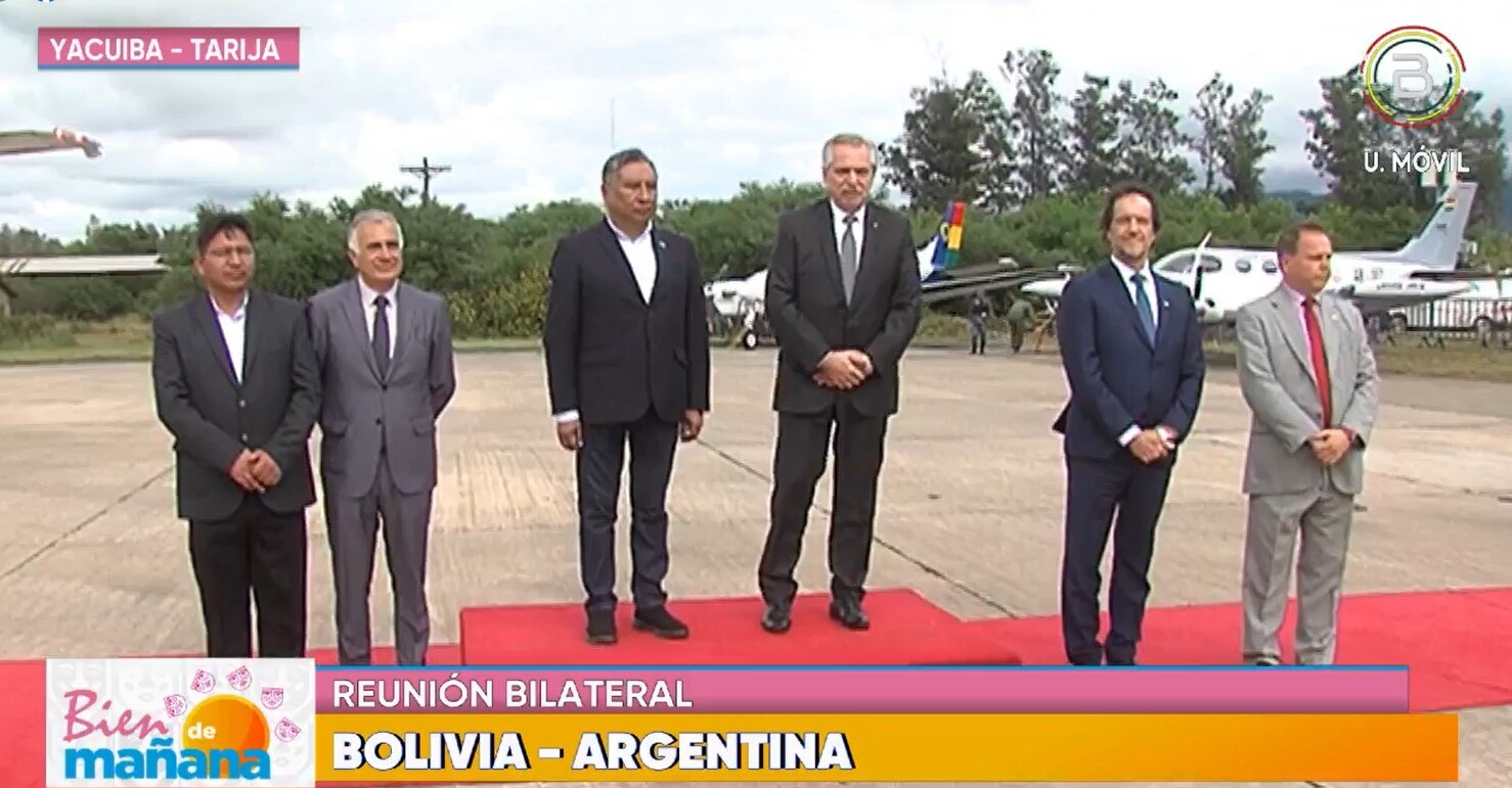 Presidente de Argentina arriba a Yacuiba para inaugurar la línea de interconexión eléctrica Juana Azurduy de Padilla