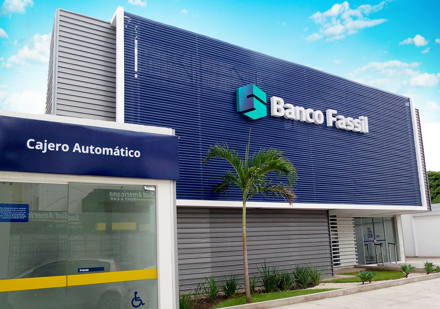 Fiscalía allana oficinas del intervenido Banco Fassil, investiga denuncia de legitimación de ganancias ilícitas 