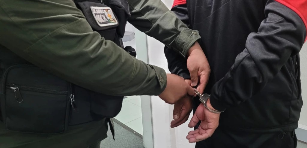 Dos sujetos fueron detenidos por el delito de pornografía