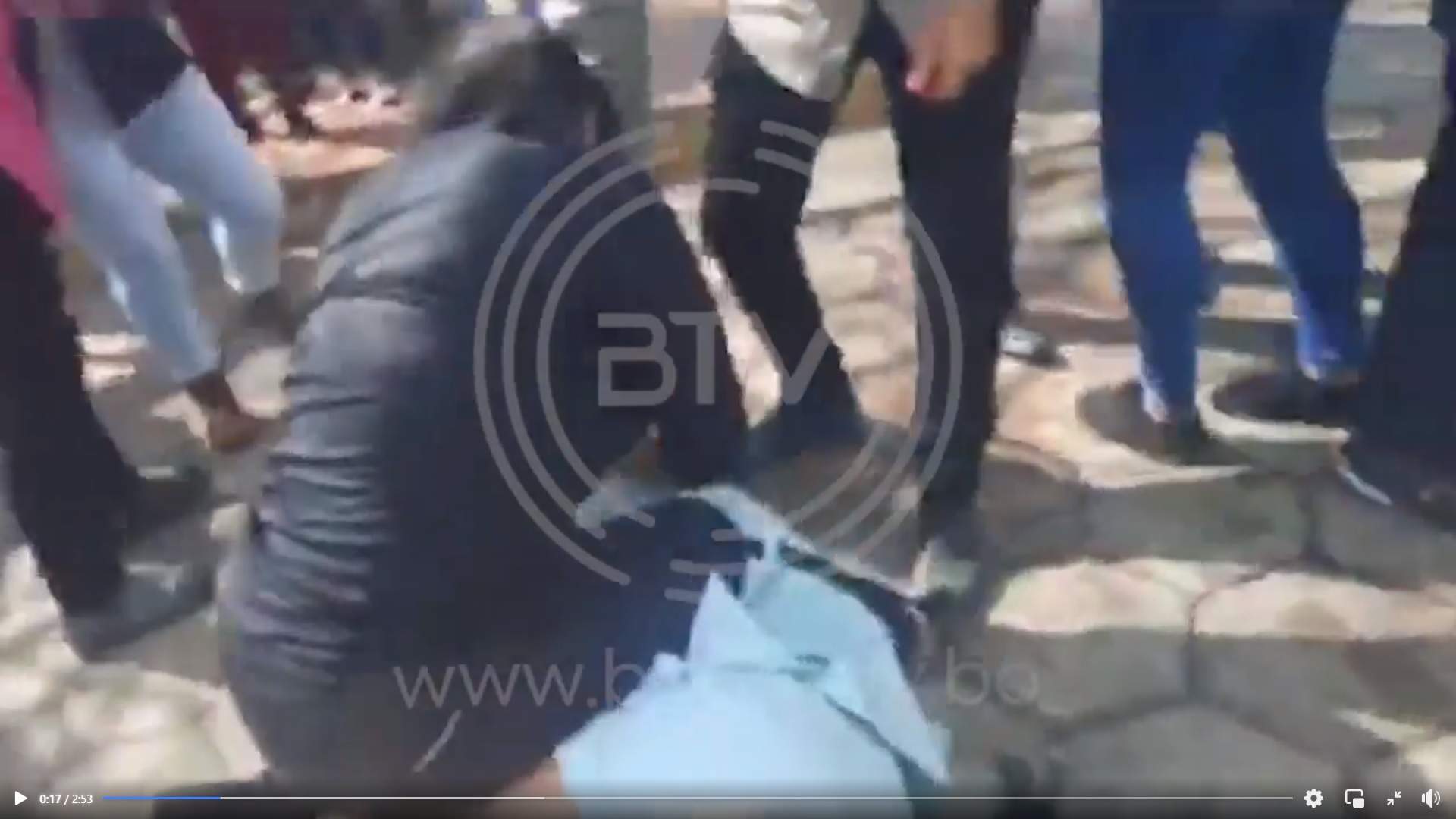 Asambleísta del MAS es agredida en la Gobernación de Santa Cruz por simpatizantes de Creemos