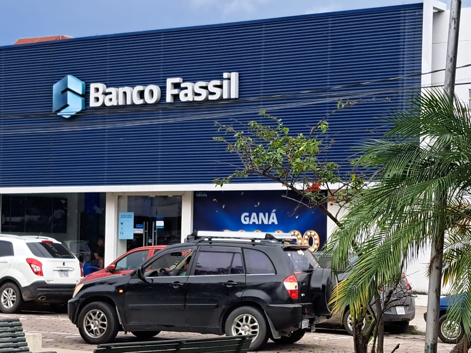 Fiscalía secuestra nueva documentación del extinto Banco Fassil en Urubó