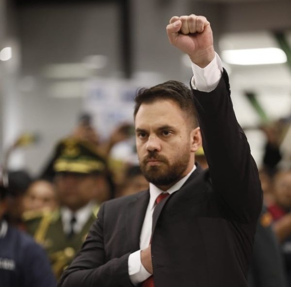 Ministro Lima aclara que decisión de restituir en el cargo a Del Castillo está estrictamente en el marco de la ley