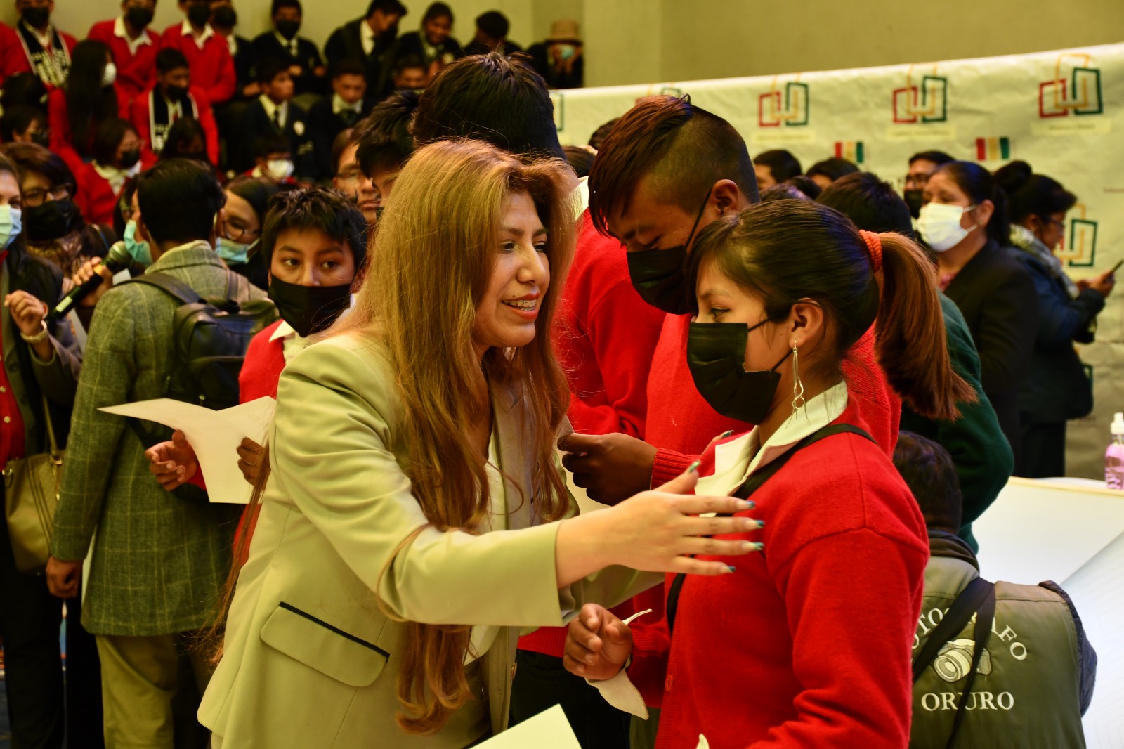 Un total de 158 gobiernos estudiantiles asumen funciones en Oruro