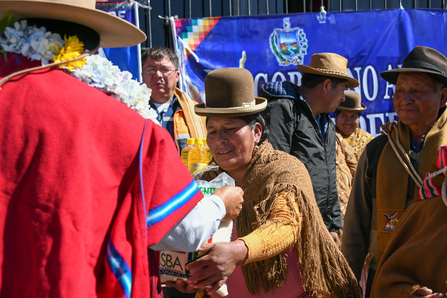 Entregan más de 37 toneladas de ayuda humanitaria a más de 2.732 familias de La Paz 