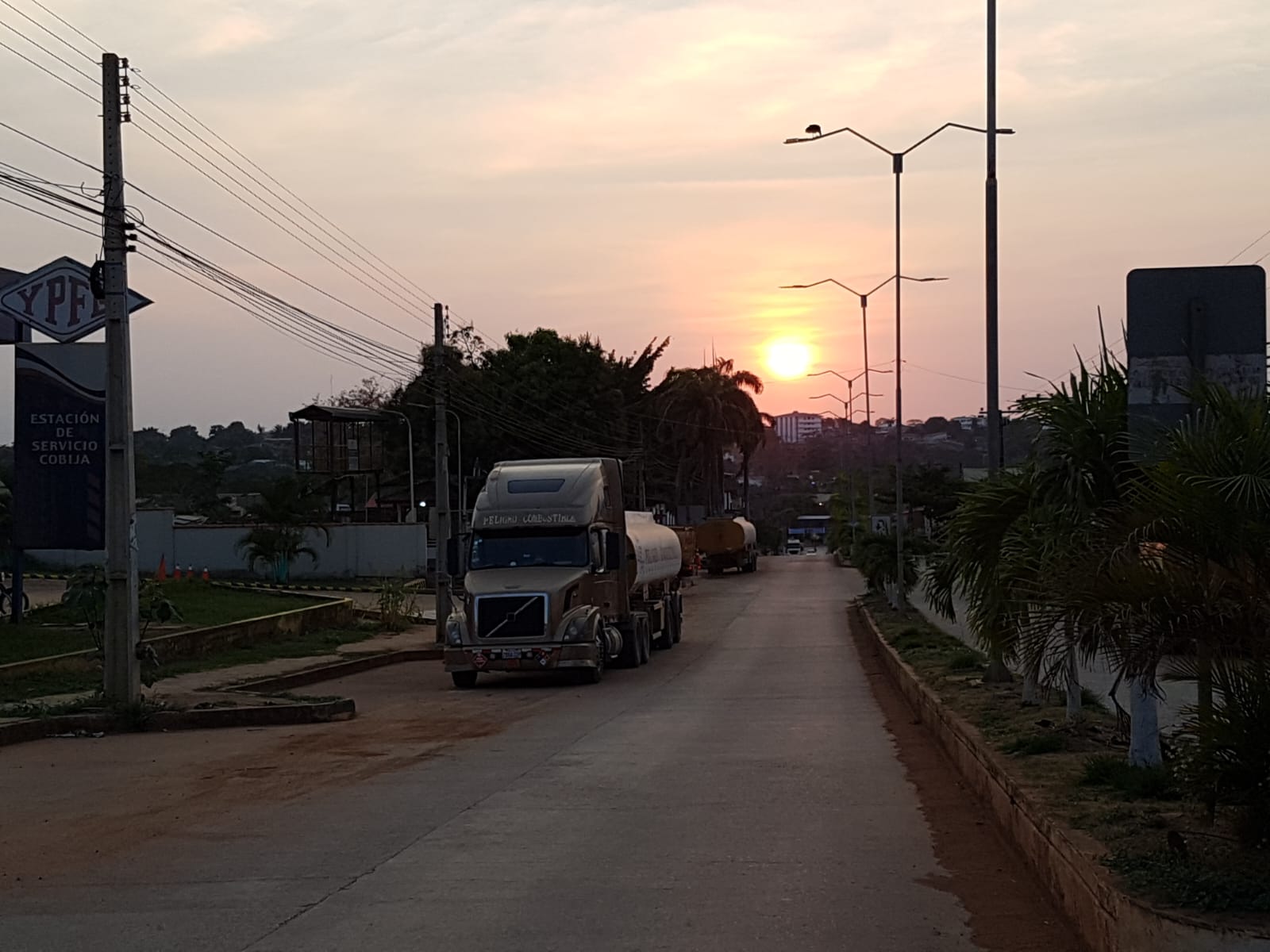 YPFB reduce costos de importación de combustibles y el desembolso para la subvención baja más del 100%