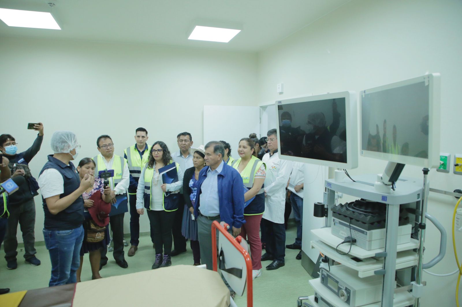 Ministra de Salud transfiere moderno hospital de tercer nivel a la Gobernación de Cochabamba 