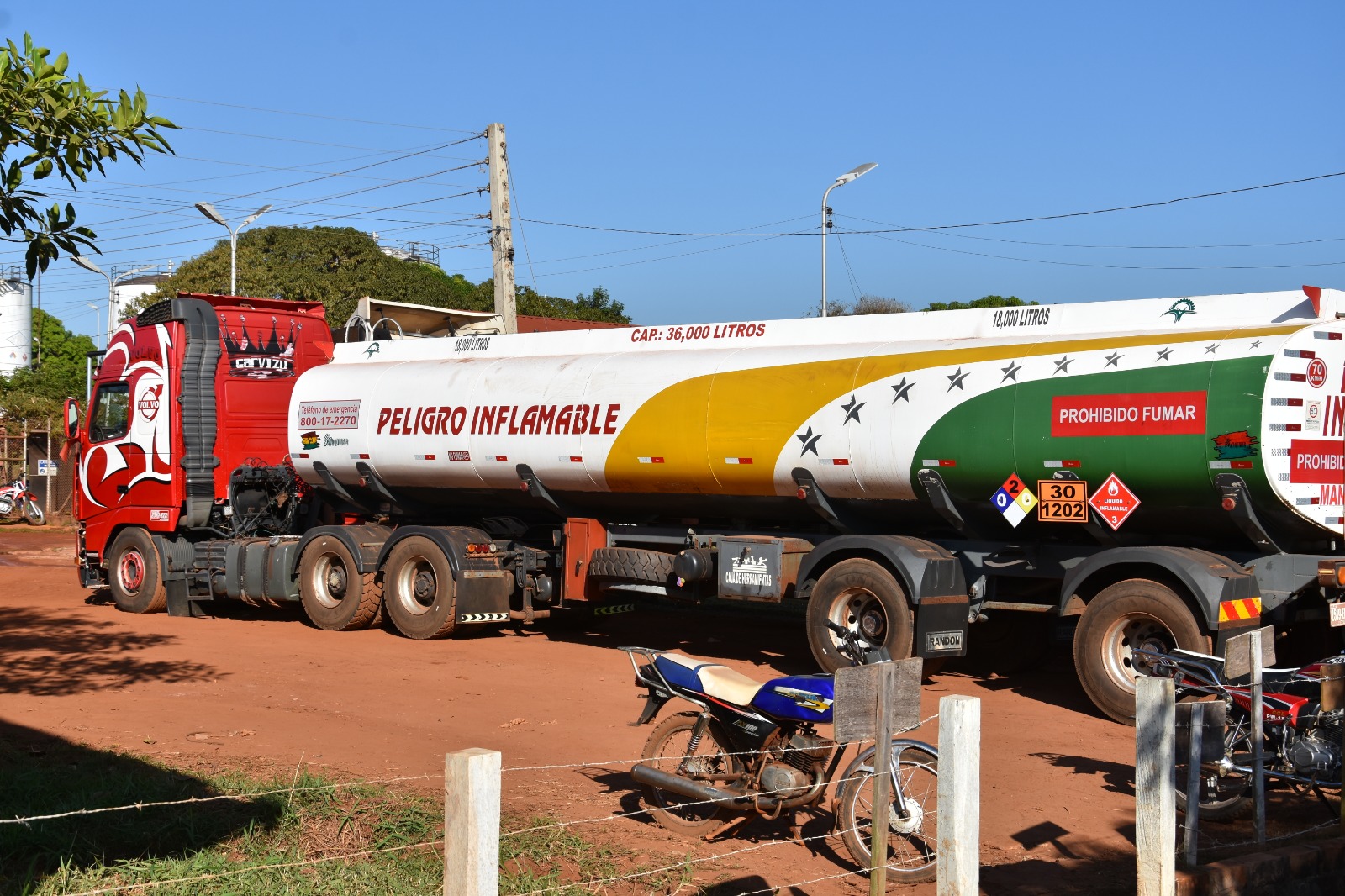 YPFB transporta vía fluvial un millón de litros de diésel para abastecer a Riberalta y Guayaramerín