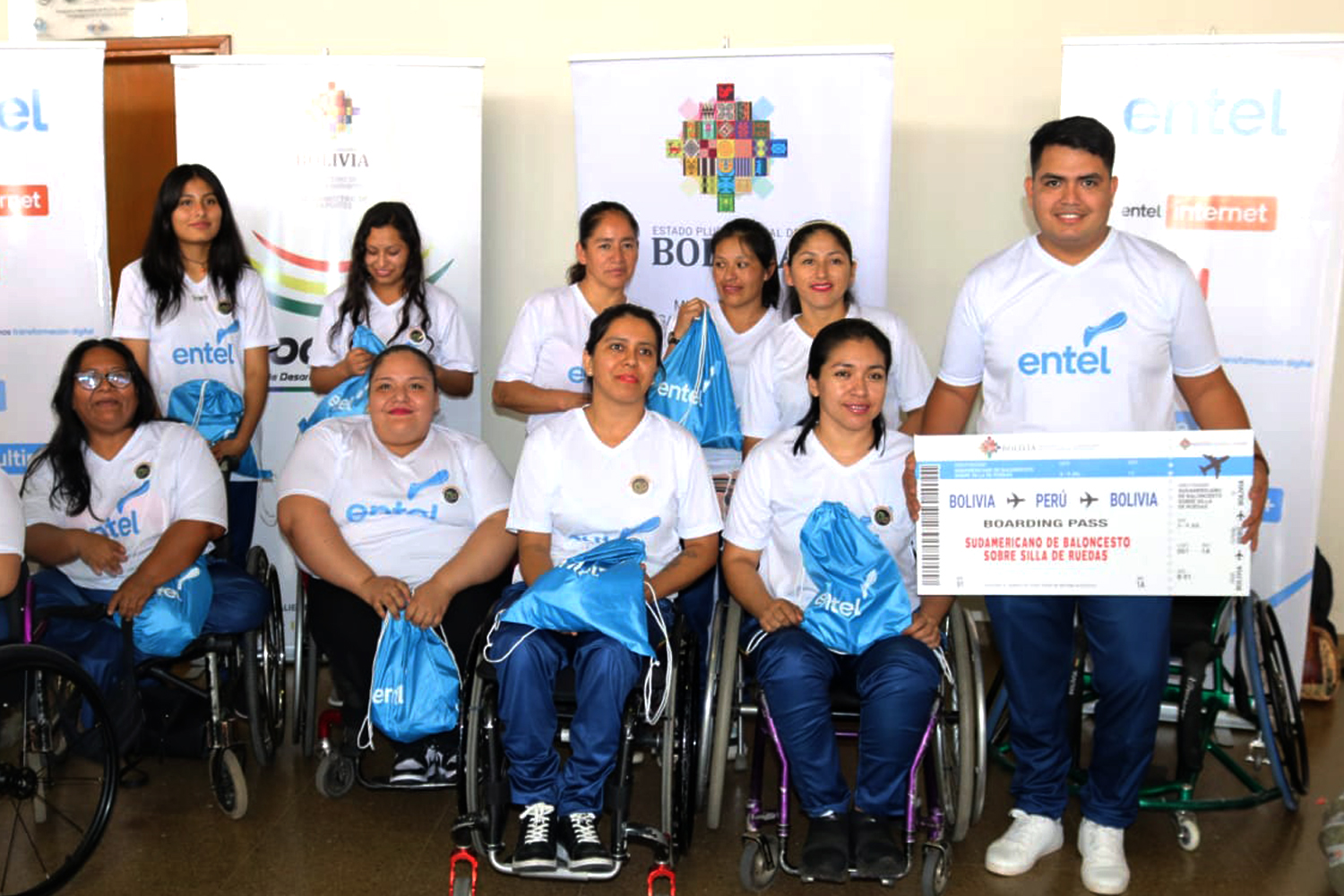 Entel apoya con sillas de ruedas a selección nacional que participa en sudamericano de basquetbol femenino