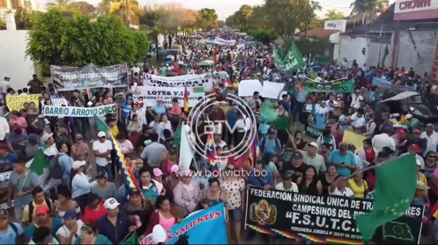 Una masiva marcha de sectores y organizaciones sociales en Trinidad respalda al presidente Arce y a su gobierno