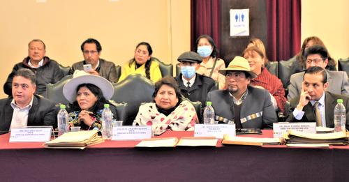 Posesionan a 57 nuevos oficiales de registro civil en La Paz