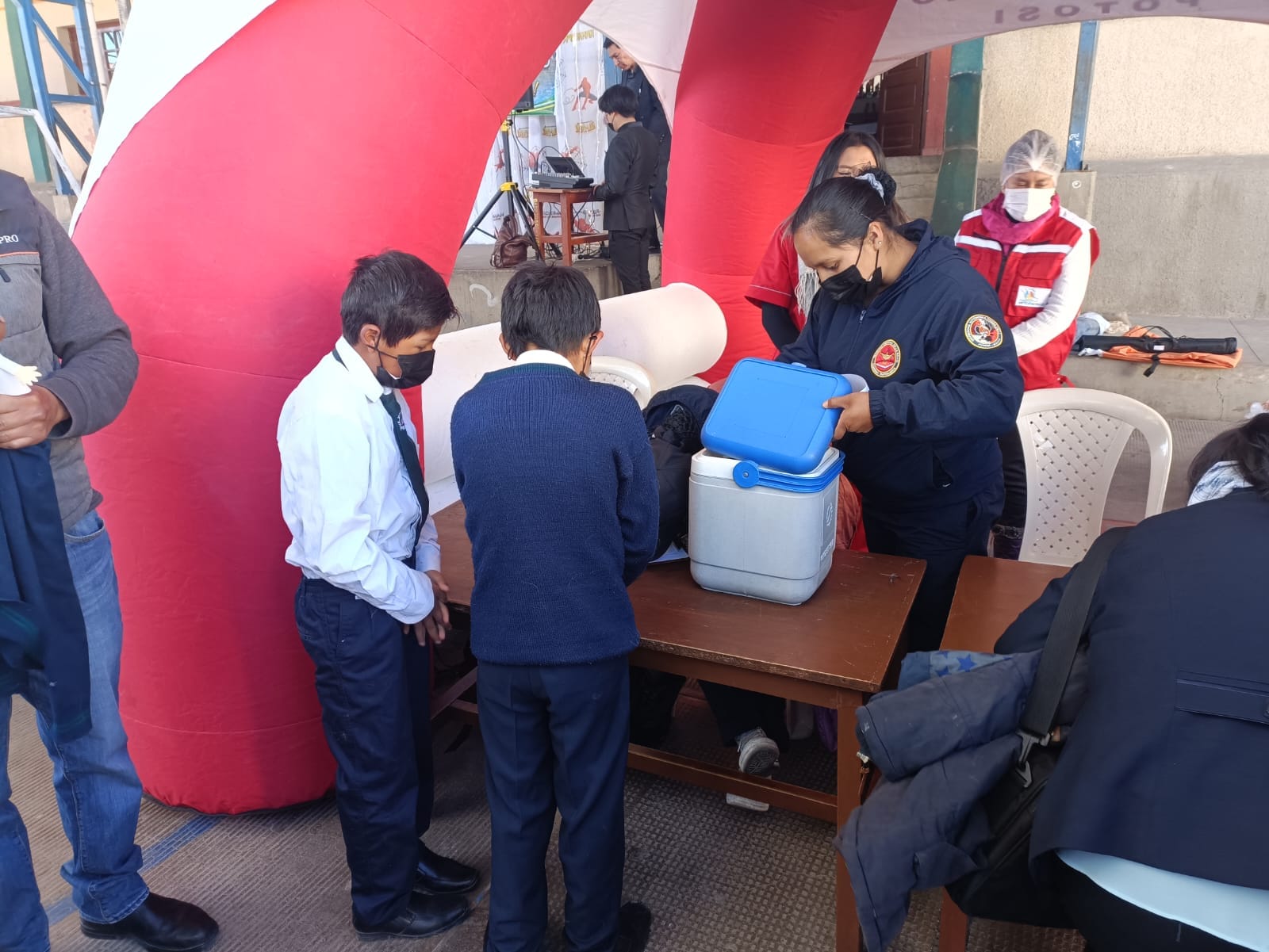 En Potosí más de 25 mil niños reciben la vacuna contra la influenza para el retorno seguro a clases 
