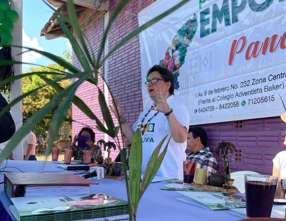 Gobierno inaugura planta procesadora de pulpa de asaí en Pando