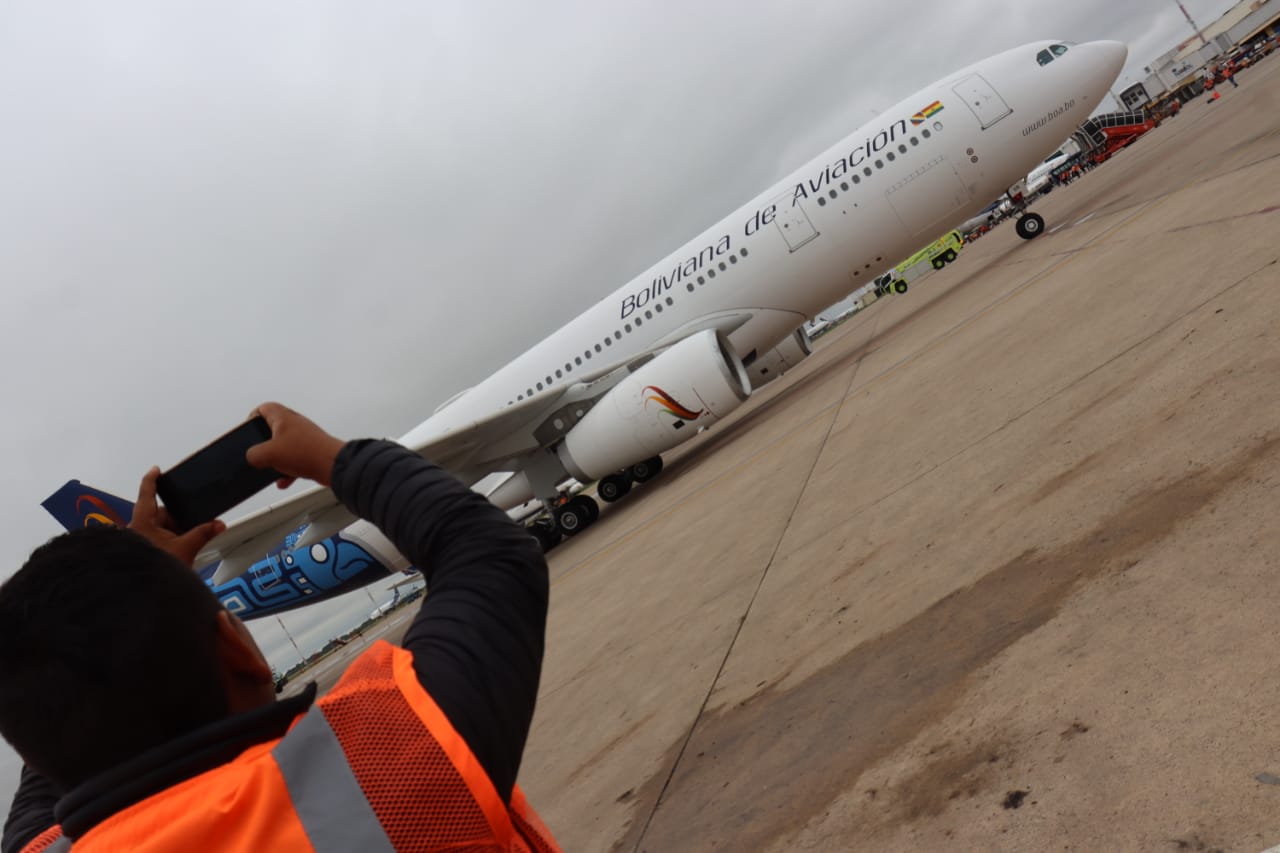 Airbus A330 de BoA elevan la industria aeronáutica de Bolivia, cinco de cada 10 bolivianos viajan en avión