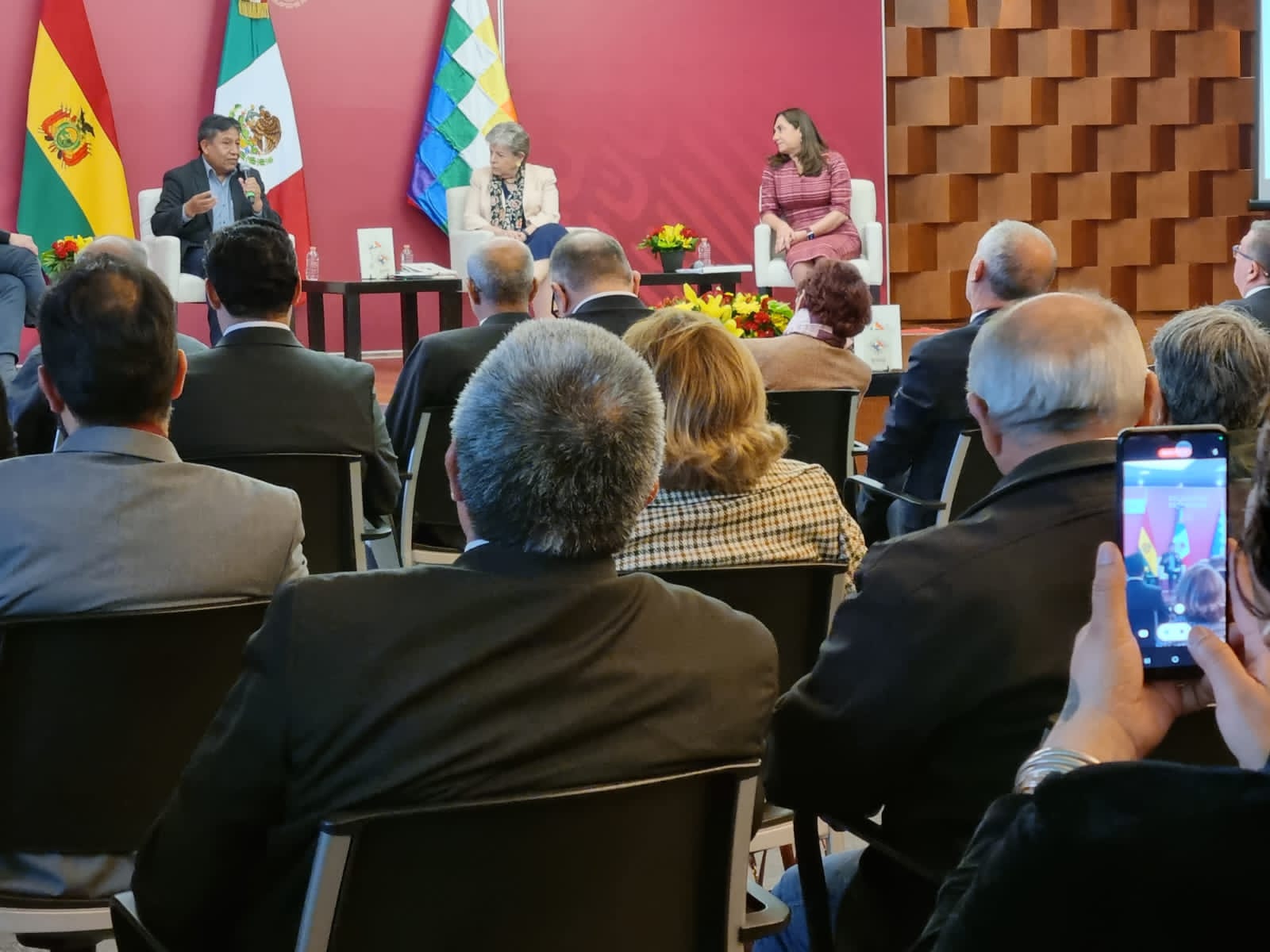 Choquehuanca aboga en México por la descolonización y reencuentro con la Madre Tierra 