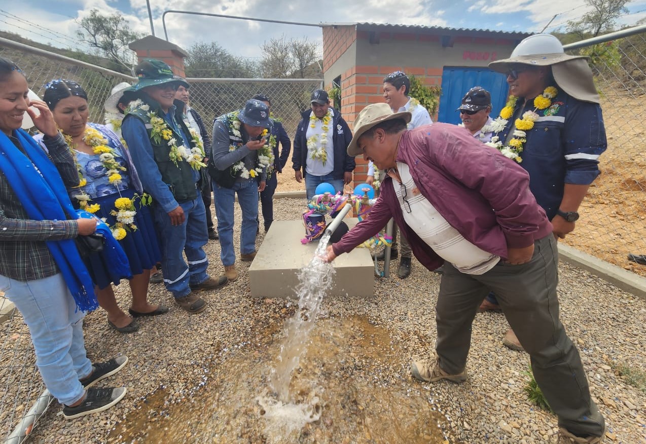 Entregan sistema de riego en Cochabamba para incrementar la producción agrícola
