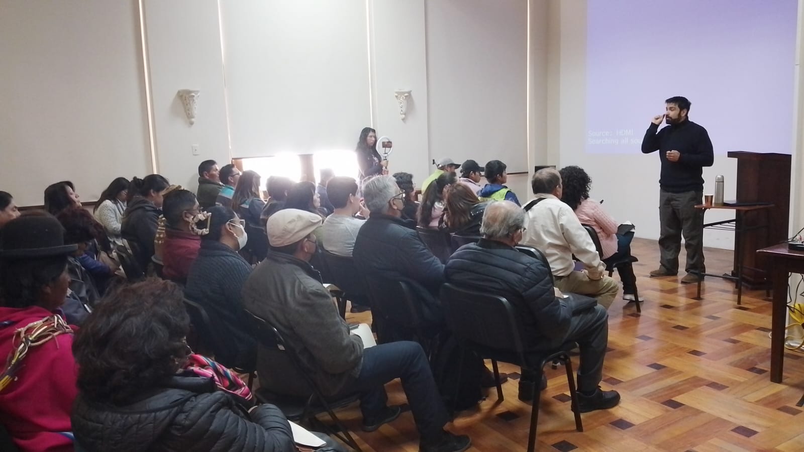 Investigadores y activistas alertan de la importancia de cuidar el agua disponible en La Paz 