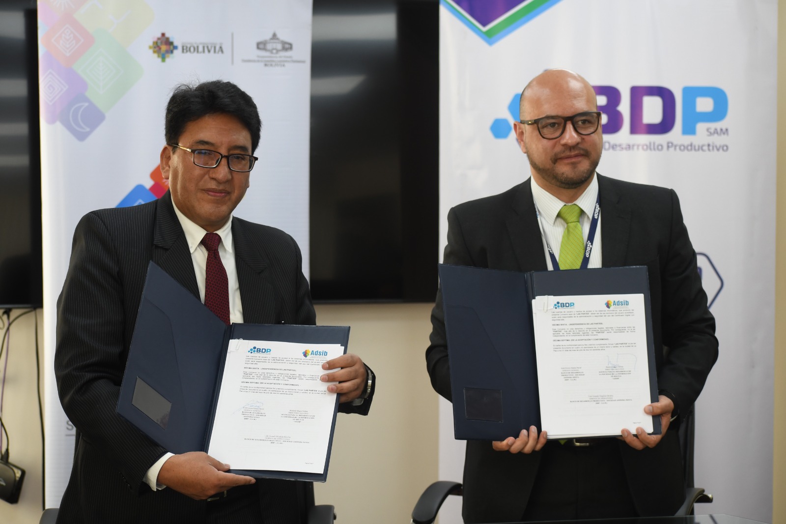 Adsib y BDP firman convenio para implementar la firma digital