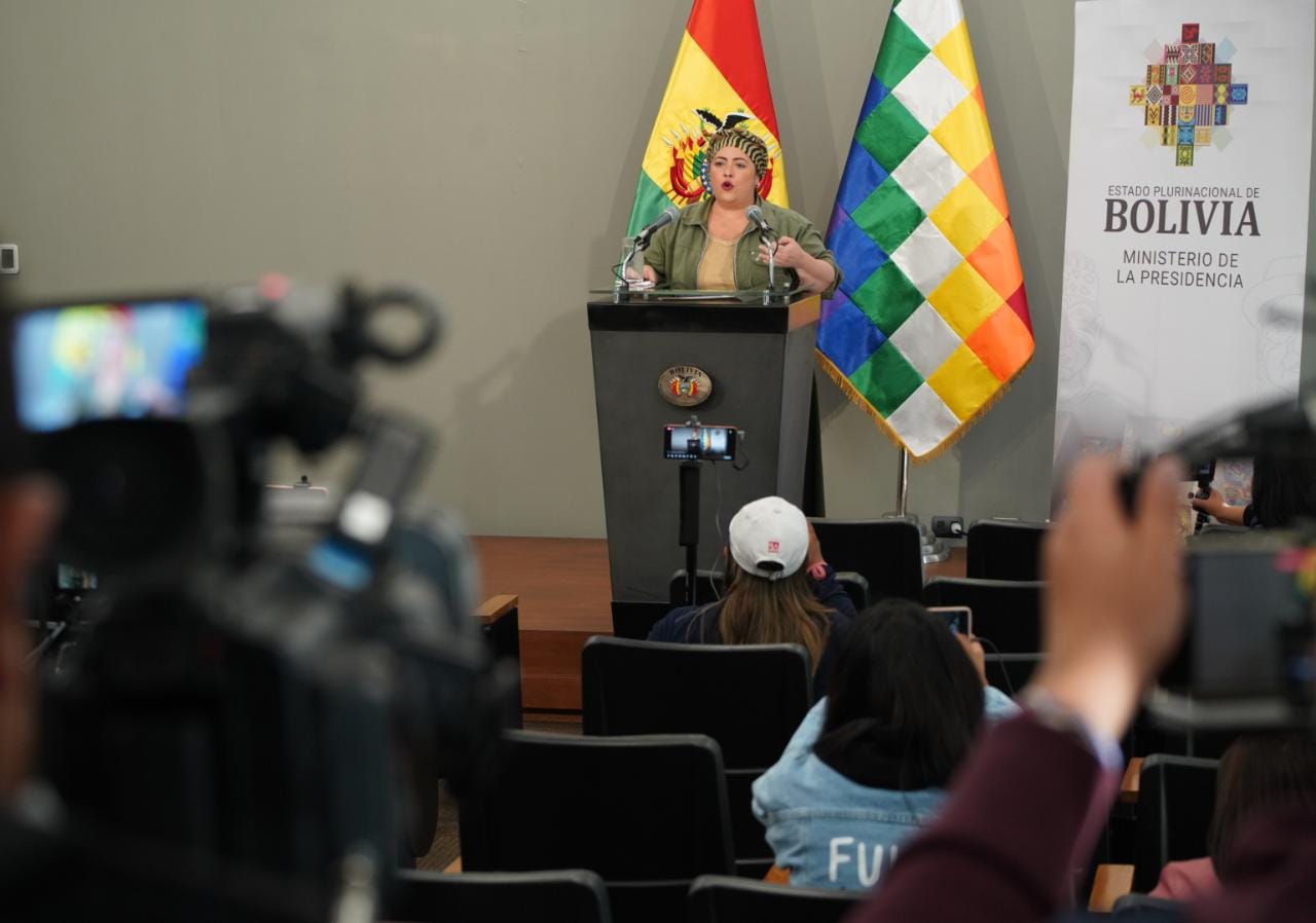 Ministra anuncia que se fortalecerá el “interrelacionamiento” con países vecinos para controles en frontera y denuncias por robo de autos