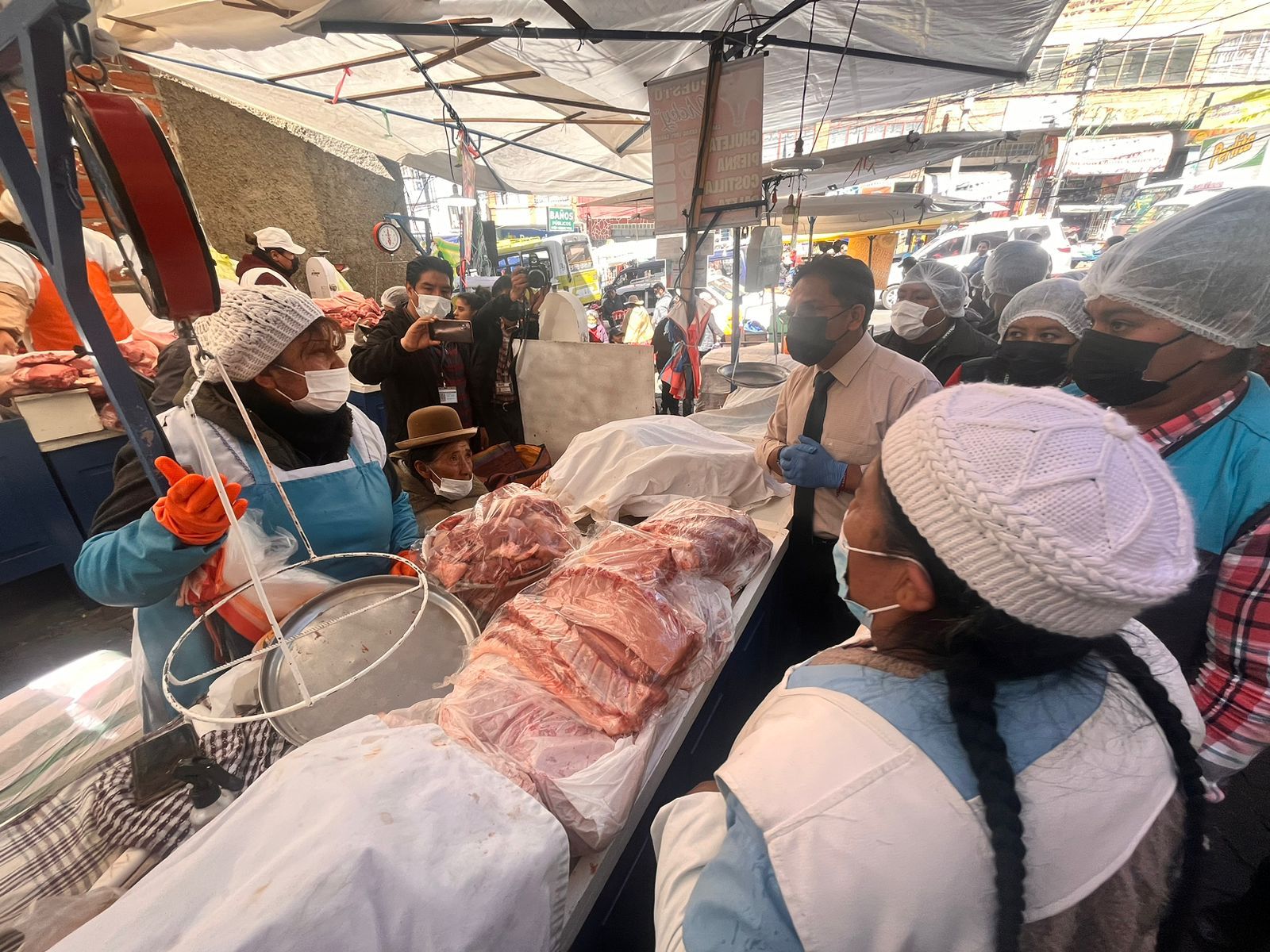 Comercializadoras de carne de cerdo se declaran en emergencia, Defensa del Usuario reforzará la lucha contra el contrabando