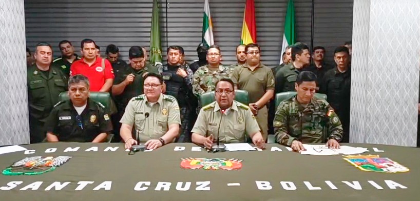 Conferencia de prensa del comandante de la Policía Boliviana, Álvaro Álvarez. Captura.