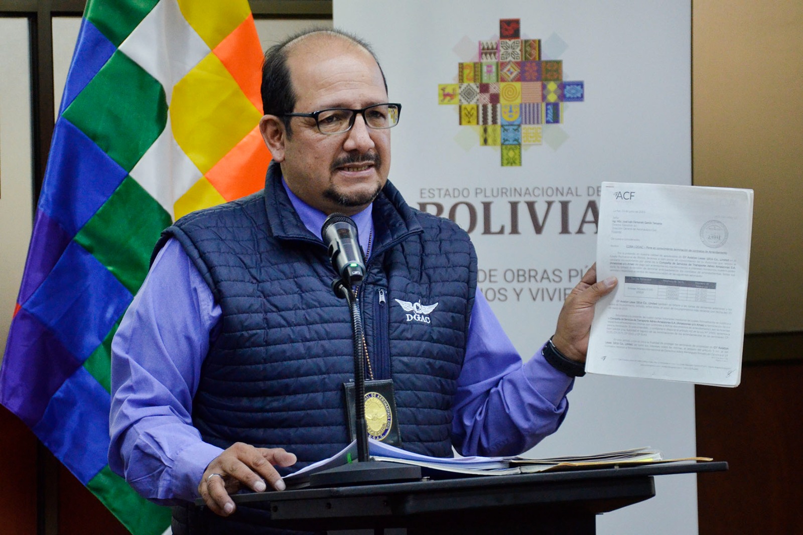 El director ejecutivo de la DGAC, José Garcia, en conferencia de prensa. Foto: Freddy Barragán.